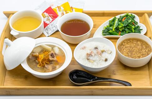 月子餐膳
